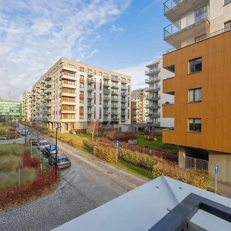 Family Cybernetyki With Ac And Parking By Renters Warszawa