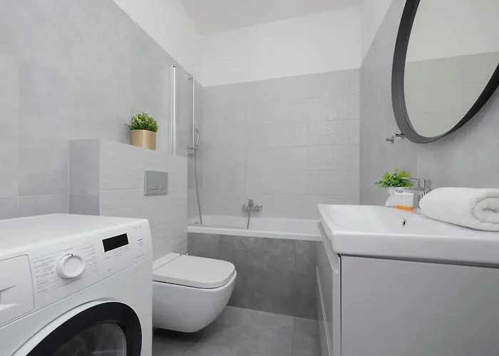 Family Cybernetyki With Ac And Parking By Renters Apartment