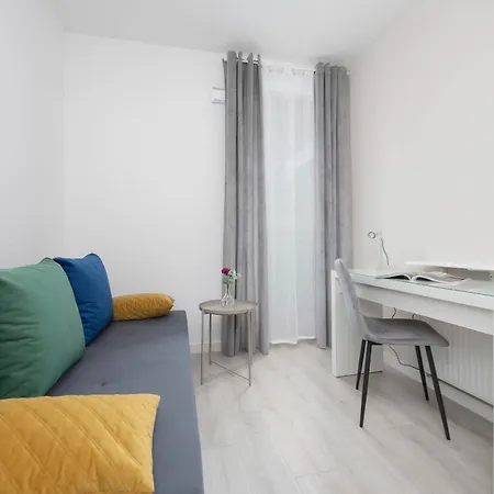 Family Cybernetyki With Ac And Parking By Renters