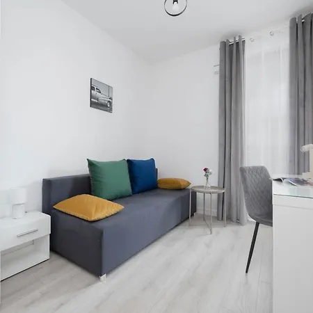 Family Cybernetyki With Ac And Parking By Renters