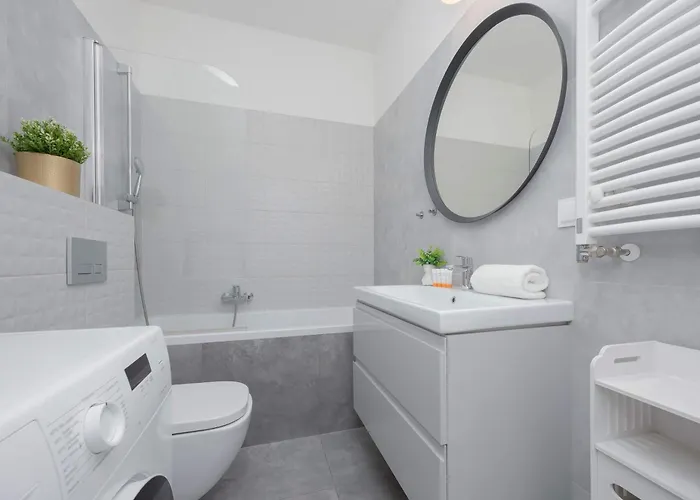 Family Cybernetyki With Ac And Parking By Renters 바르샤바