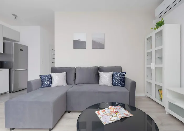 Family Cybernetyki With Ac And Parking By Renters * 바르샤바