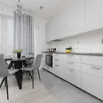 Appartement Family Cybernetyki With Ac And Parking By Renters Varsovie