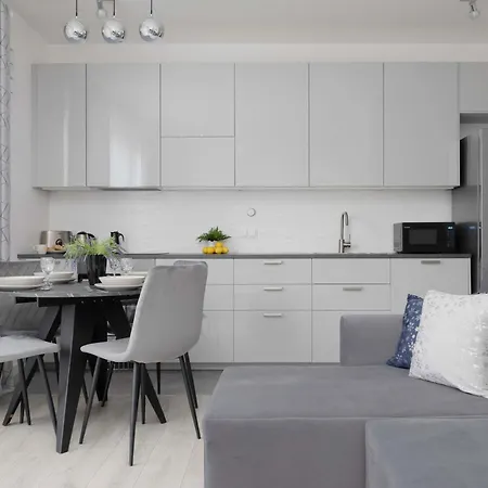 Apartamento Family Cybernetyki With Ac And Parking By Renters *