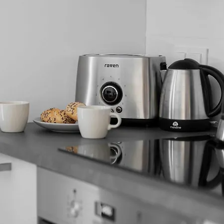 Family Cybernetyki With Ac And Parking By Renters Apartamento Varsovia