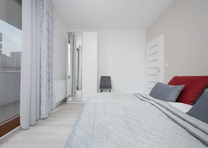 Family Cybernetyki With Ac And Parking By Renters Apartamento *