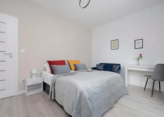 Family Cybernetyki With Ac And Parking By Renters Apartamento Varsóvia