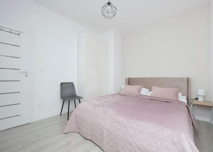 Apartamento Family Cybernetyki With Ac And Parking By Renters Varsóvia