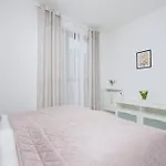 Appartement Family Cybernetyki With Ac And Parking By Renters